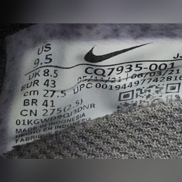 Nike Air Zoom Pegasus 37 Shield Triple Black Running Shoes Mens Size 9.5 - Picture 9 of 9